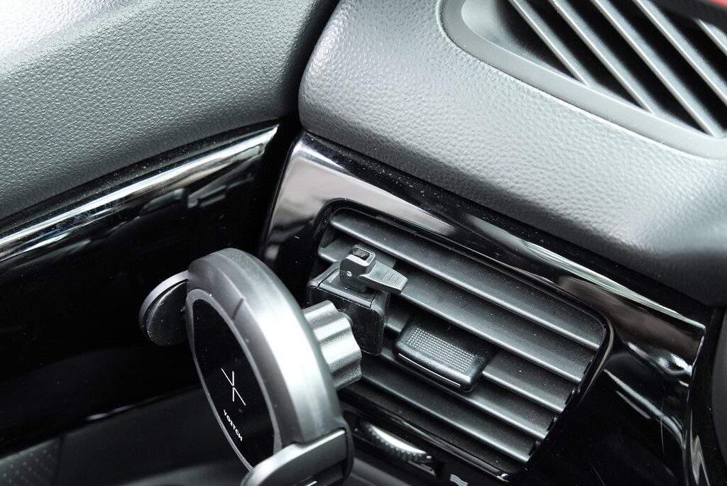 Car Wireless Charger Design and Features