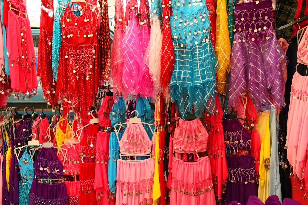 Express Fashion: Get Pakistani Clothes Delivered the Next Day 