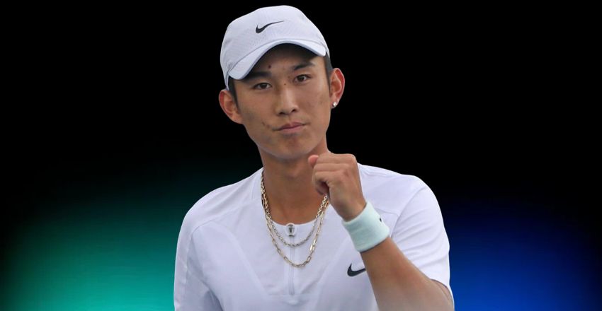 Shang Juncheng playing tennis